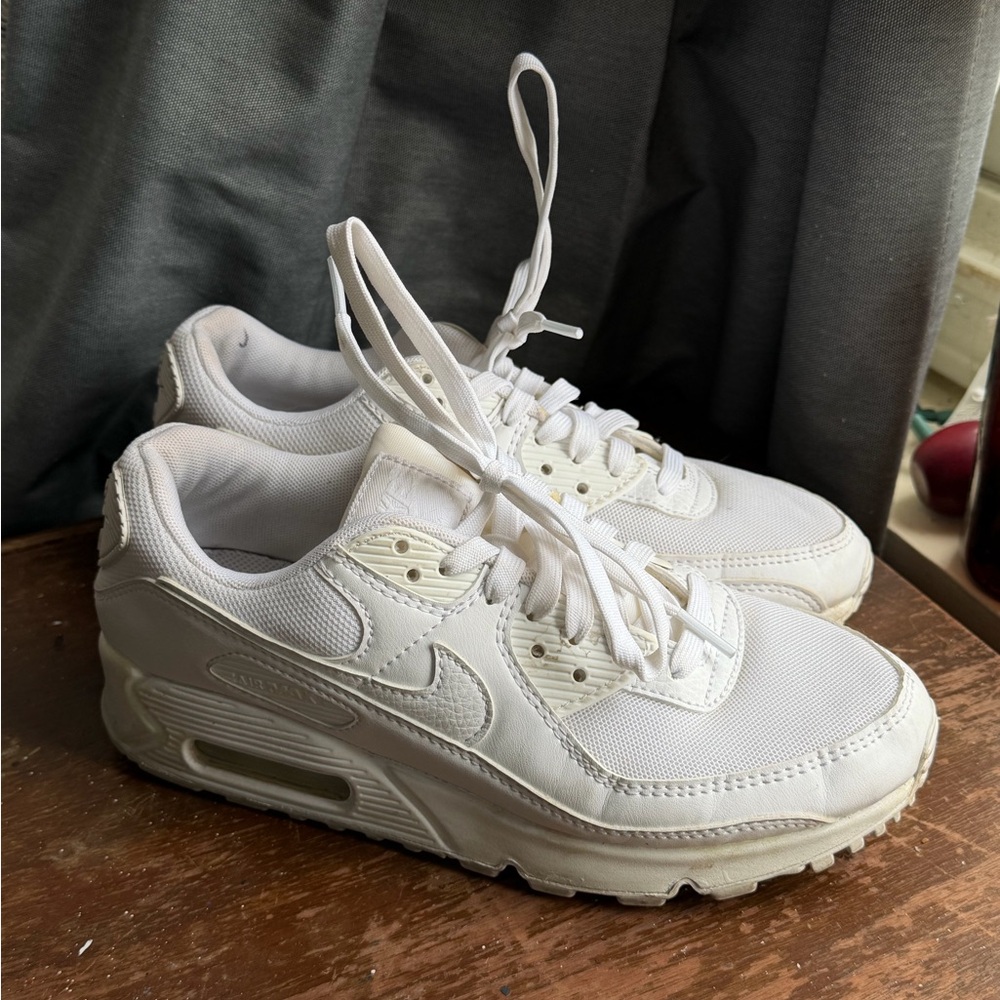 Nike Air Max 90 Women’s Shoes DH8010-100 White Casual Shoes Sneakers Size 7.5